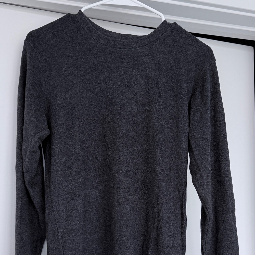 UNIQLO HEATTECH Dark Gray Long Sleeve Crewneck Top - size S